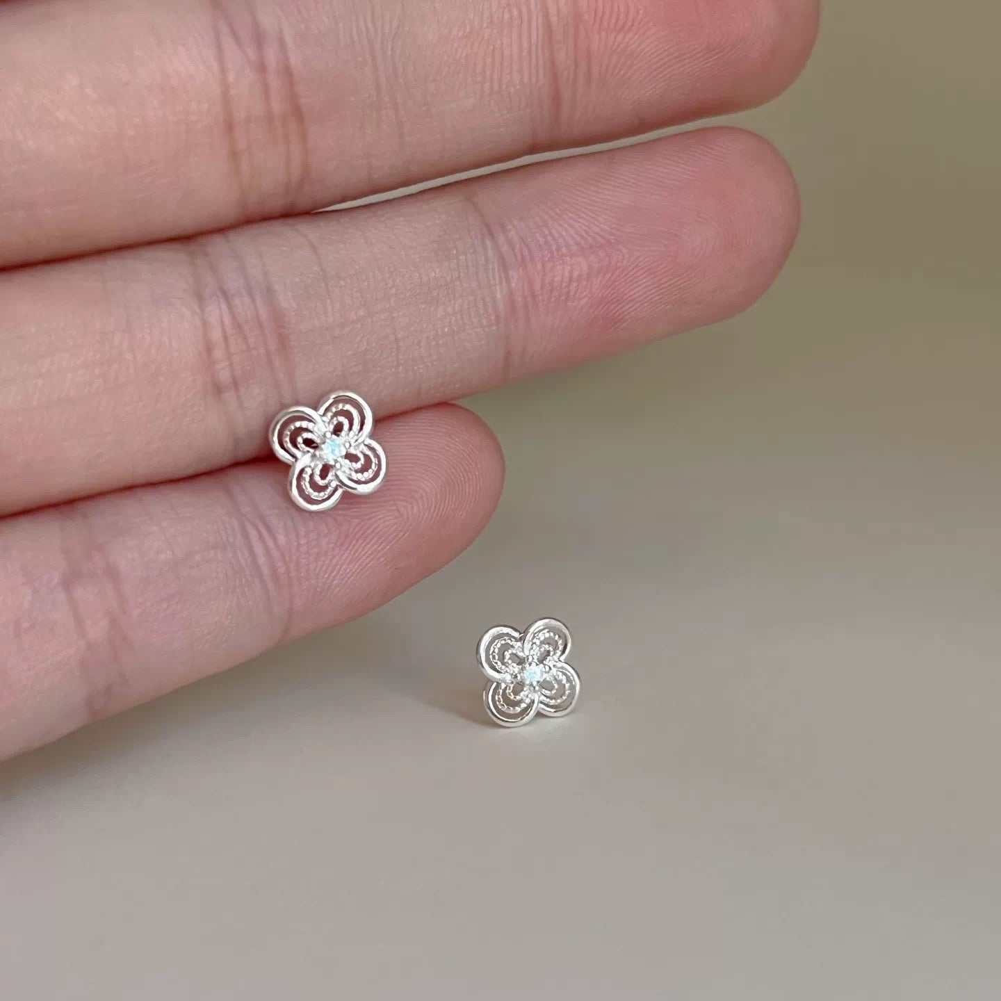 1 Pair 999 Sterling Silver Hollow Clover Stud Earrings, Minimalist & Elegant, Perfect For Daily, Dating & Gifting, Ideal Valentine's Gift