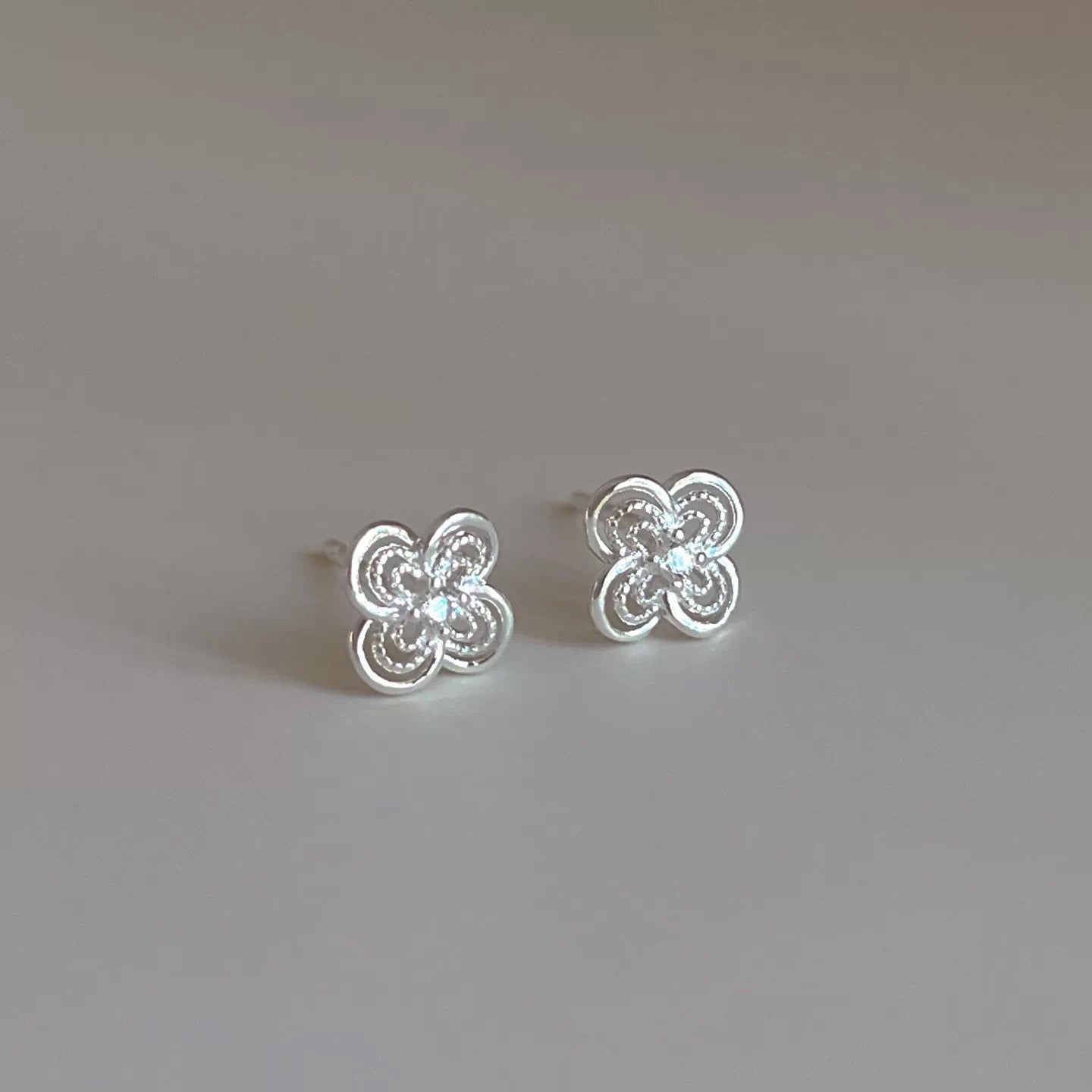 1 Pair 999 Sterling Silver Hollow Clover Stud Earrings, Minimalist & Elegant, Perfect For Daily, Dating & Gifting, Ideal Valentine's Gift
